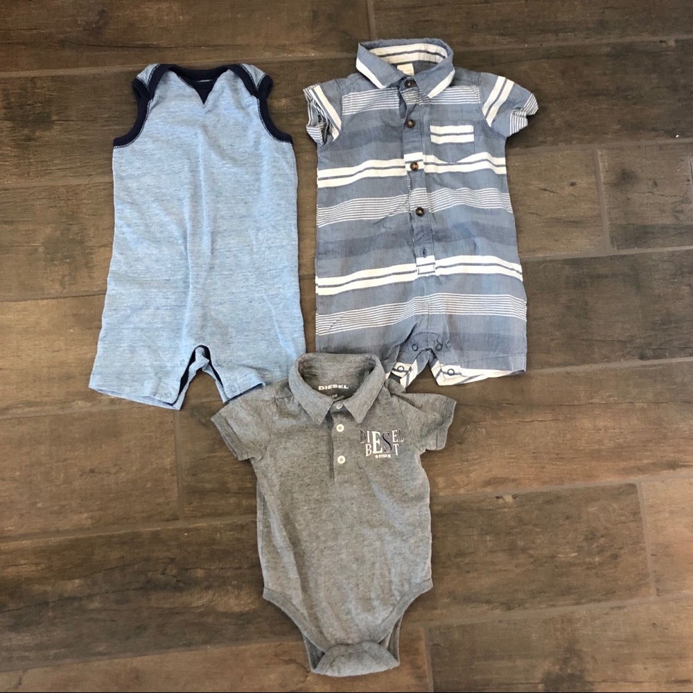 Bundle of boys 12-18 month onsies